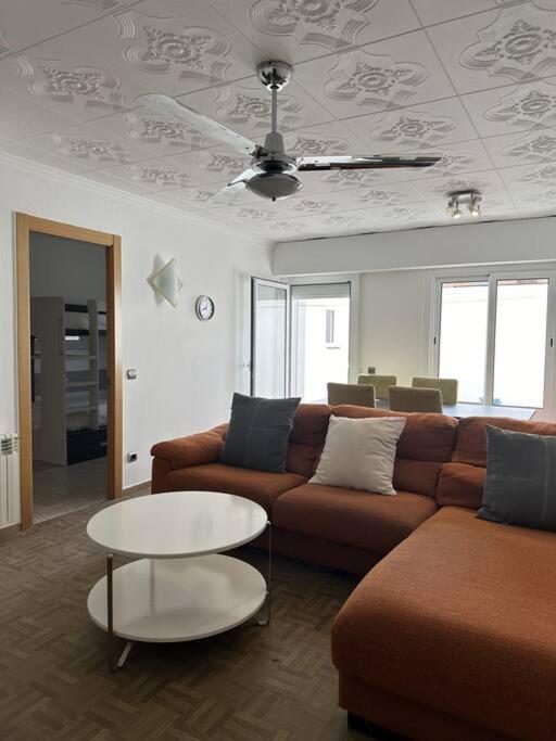 Appartement Familiar Poeta Marquina Roses
